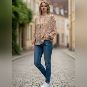 Violet & Claire Beautiful Blouse Size Small